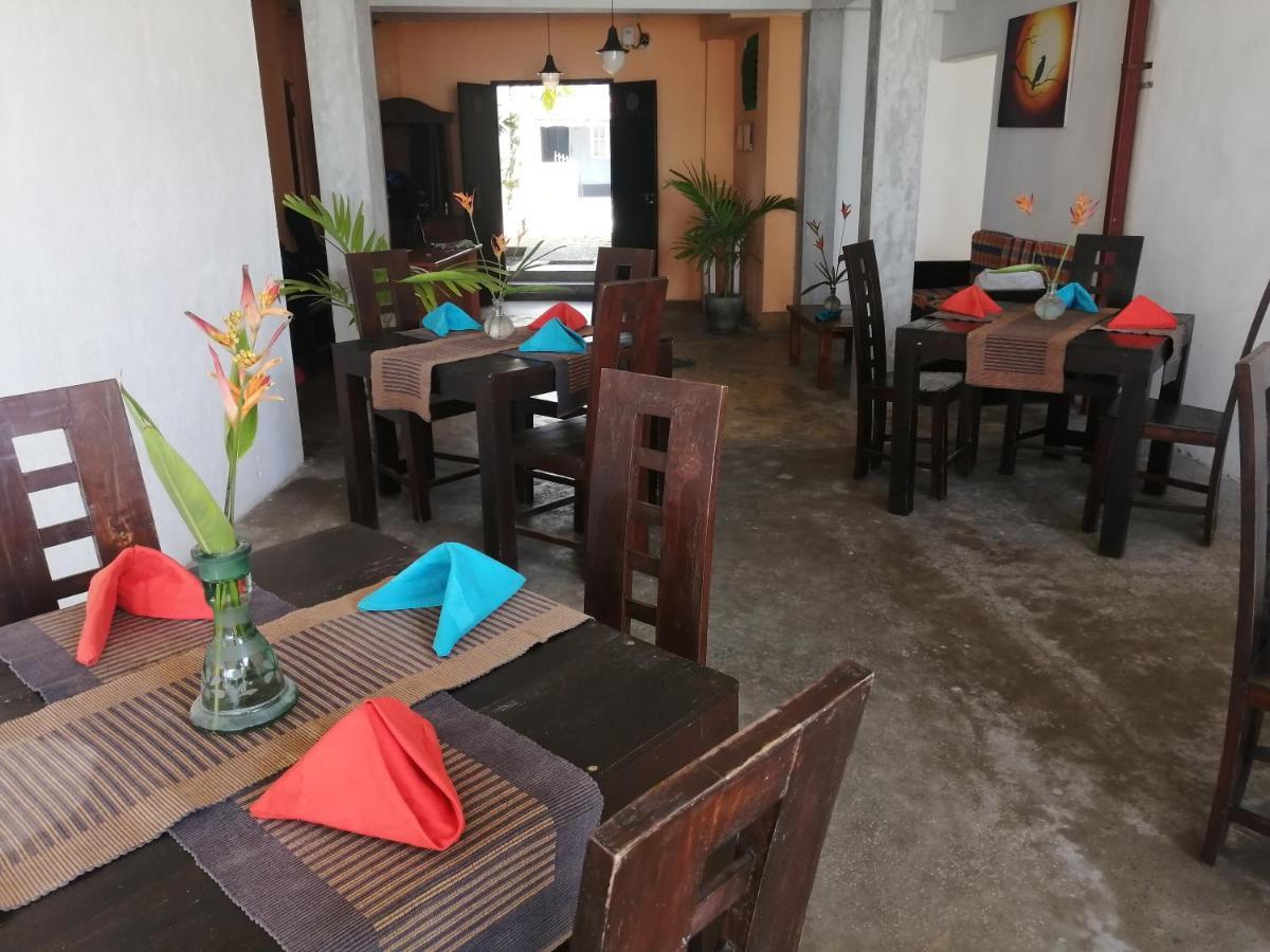 Happy Beach Villa Resort Унаватуна Экстерьер фото